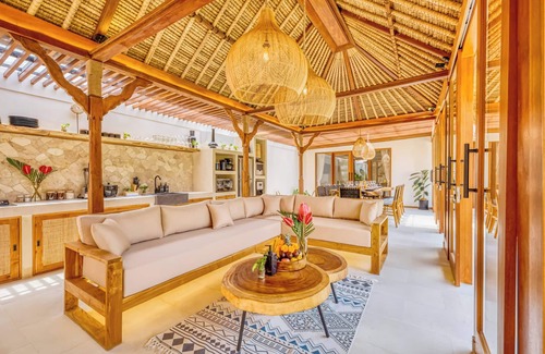Laksmana Villa | Huge 16 bedrooms, 2 Villas combined, 2 pools