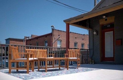 St. Charles Apartment | HUGE 2 bedroom unit on Main Street