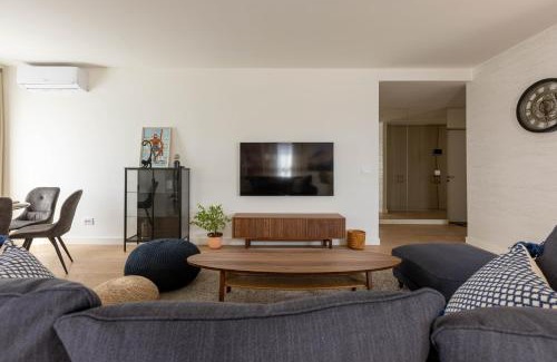 Savski Venac Apartment | Huge 3 Bedroom Apartment With River View