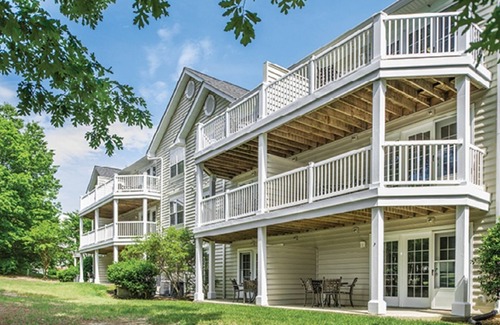 Berkeley Condo | HUGE 4 BDRM SLEEPS 12~ 2 KITCHENS, 2 LIVING RMS, 4 BATHRMS, GREAT LOCATION &MORE