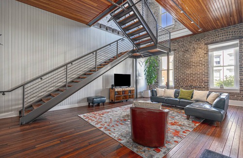Historic District - North Condo | Huge Downtown Savannah Loft Sleeps 8
