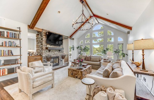 Innsbrook House | Huge home on large private lake with private pool. Six Bedrooms, Sleeps 14.