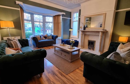 Headingley House | Huge House in Leeds 6BR sleeps13