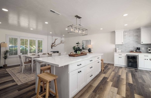 Bay Park House | Huge House w/Pool! Sleeps 16 | BBQ | Shuffleboard