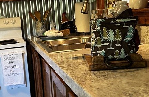 Ellijay Cottage | Huge Level Yard, Private Deep Creek on Noisy Creek 1/1