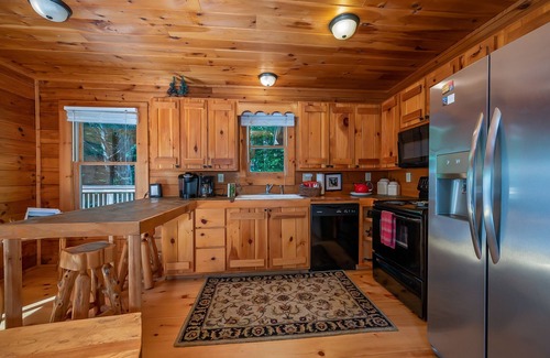 Lake Lure Cabin | Huge log homeHOT TUB/GAMEroom/PRIVATE/hiking/pet/private lake accessl