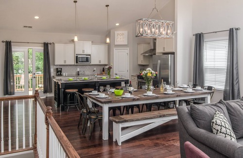 Talbot's Corner House | Huge! Luxe Brand New 4b+/4 Full Bath 10 Min To Downtown!