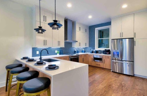South Nashville House | Huge Luxe Home 22 Beds! Game Room/Hot Tub!