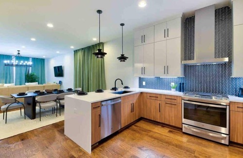 South Nashville House | Huge Luxe Home 22 Beds! Game Room/Hot Tub!