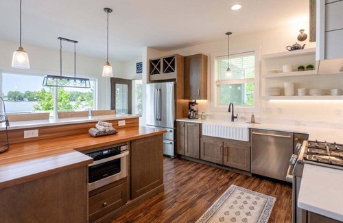 Decatur Cottage | Huge Luxury Cottage on All-sports Lake