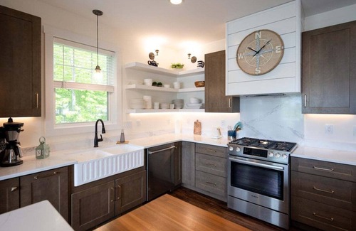 Decatur Cottage | Huge Luxury Cottage on All-sports Lake