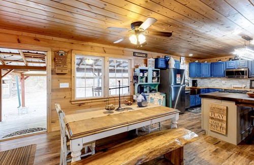 Blairsville House | Huge mountain cabin with deck, fireplaces, hot tub, WiFi, and view - dogs OK