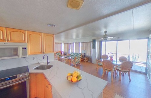 Waikiki Condo | HUGE OCT-NOV. DISCOUNT, PANORAMIC WRAP-AROUND OCEANFRONT CORNER UNIT 2 BALCONIES