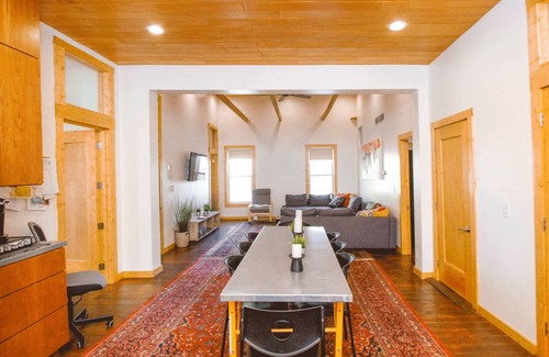 Fifth Ward Apartment | HUGE open concept 3 BR loft in downtown Milwaukee
