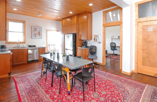 Fifth Ward Apartment | HUGE open concept 3 BR loft in downtown Milwaukee