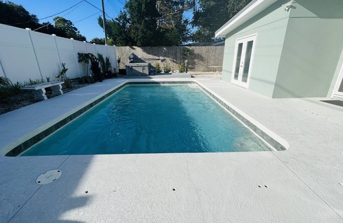 Bay Acres House | Huge Pool, Close to Beaches, Restaurants, Shopping & More!
