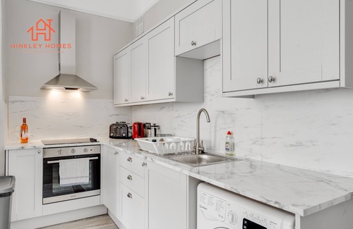 Liverpool City Centre Apartment | Huge space in Liverpool -6 Apartments-sleeps 32