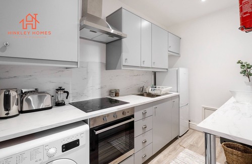 Liverpool City Centre Apartment | Huge space in Liverpool -6 Apartments-sleeps 32