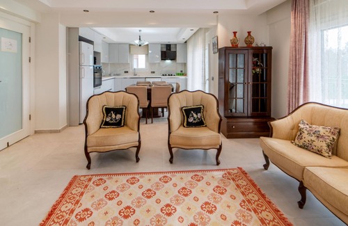 Fethiye Villa | Huge Triplex Villa w Pool and Garden in Fethiye