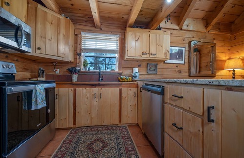 Lake Lure Cabin | HugeLAKE/MOUNTAIN Views- private BEACH/Hottub/pets/canoe/firepit/lake/beach OPEN