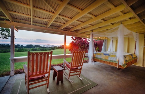 Hakalau Cottage | Hulili Tropical Fruit Farm- With over 200 five star reviews!