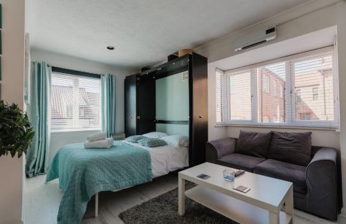 Hull Old Town Apartment | Hullidays - Trinity Studio Apt.