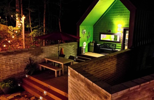 Wildwood House | Hummingbird Cabin |Stunning Views, Outdoor Kitchen