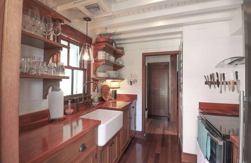 Hope Town Cottage | Hummingbird Cottages-An Oceanfront Retreat Located in Hope Town