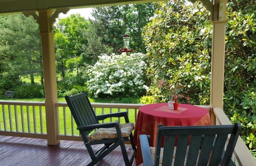Goshen Bed & Breakfast | Hummingbird Inn