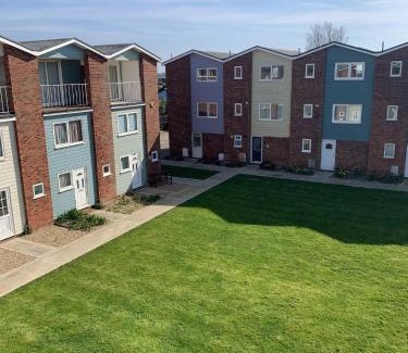 Hunstanton House | Hunny House - near Searles with lovely sea views