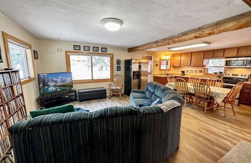 Donnelly Apartment | Hunt Lodge