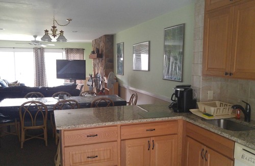 Hunter House | Hunter Mountain Townhouse at Scribner Hollow - sleeps 12