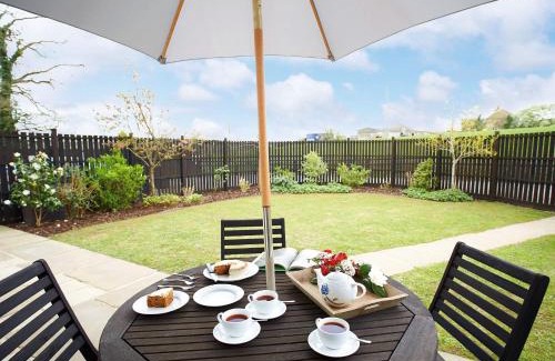 Honiton House | Hunters Moon