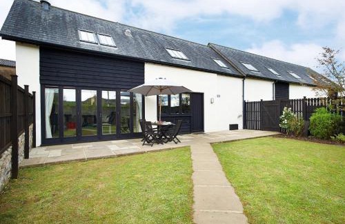 Honiton House | Hunters Moon