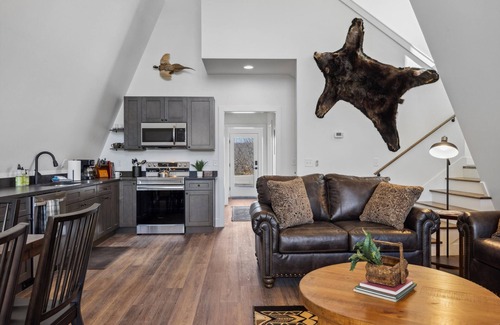 Chattanooga Valley Cabin | Hunters Ridge | Rustic A-Frame | Mtn Views + Goats!