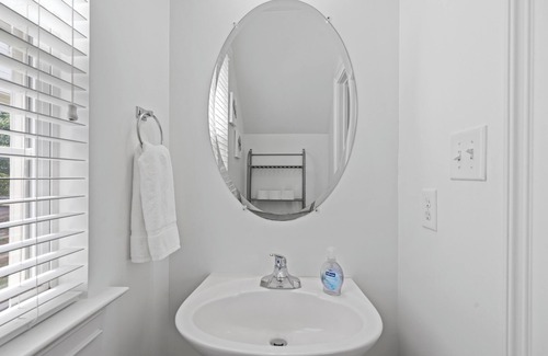 Cornelius House | Huntersville Home Near Birkdale Village