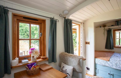 Dorchester House | Hurdlemakers Hut