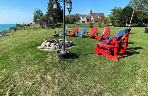 Ashfield-Colborne-Wawanosh Cottage | Huron-waterfront cottage6 bedrooms3baths with Hot tub/outdoor shower/pets2.