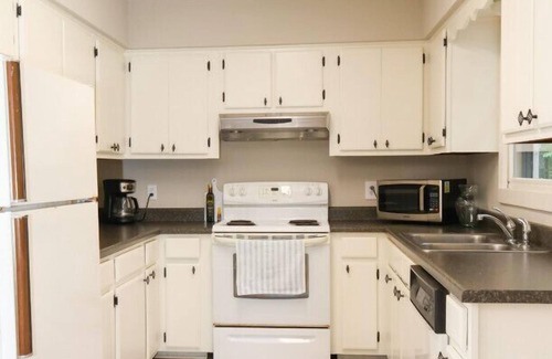 Oxford Cabin | Hurricane Hideaway - Cabin 1