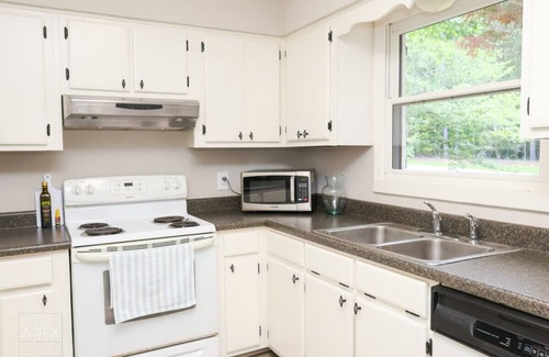 Oxford Cabin | Hurricane Hideaway - Cabin 1