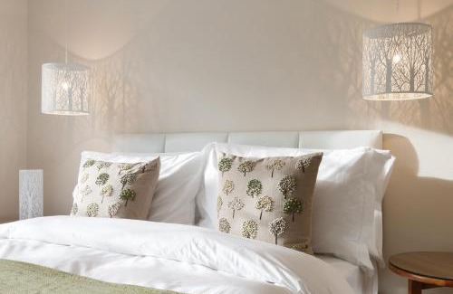 Peaslake Hotel | Hurtwood Hotel