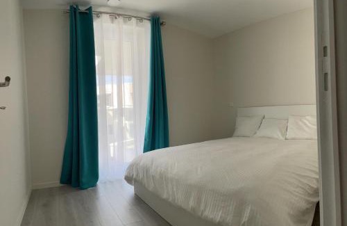 Nieuwpoort Apartment | Huswell - Family-friendly apartment in Nieuwpoort with shared summer pool