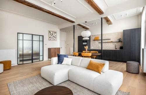 Kunstenkwartier Apartment | Huswell - Stylishly renovated apartment with city view