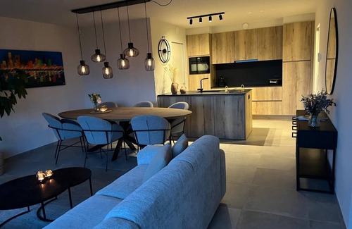 Ostend City Centre Apartment | HUSWELL - The Waves - Sand