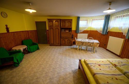 Balatonfured House | Huszár Vendégház