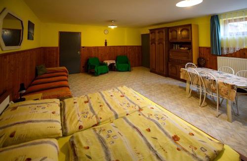 Balatonfured House | Huszár Vendégház