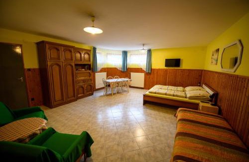 Balatonfured House | Huszár Vendégház