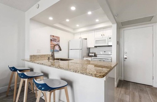 Hutchinson Island South Condo | Hutchinson Island,BeachFront,Heated Pool, Balcony, Top Floor, Amazing View