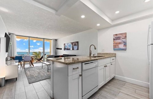 Hutchinson Island South Condo | Hutchinson Island,BeachFront,Heated Pool, Balcony, Top Floor, Amazing View