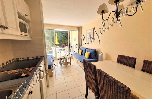 Giens Apartment | Hyères on the Presqu'île de Giens, Beach and swimming pool facing Porquerolles * !